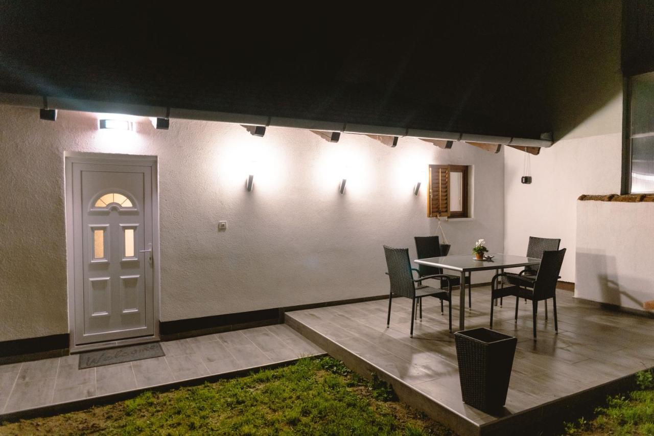 Studio Apartman Planb, Self Check In Osijek Ngoại thất bức ảnh