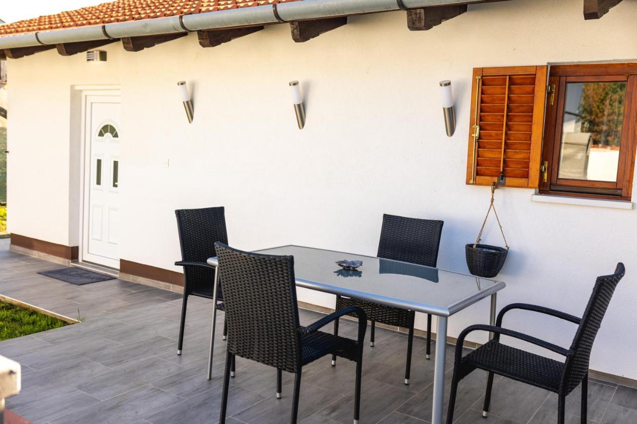 Studio Apartman Planb, Self Check In Osijek Ngoại thất bức ảnh