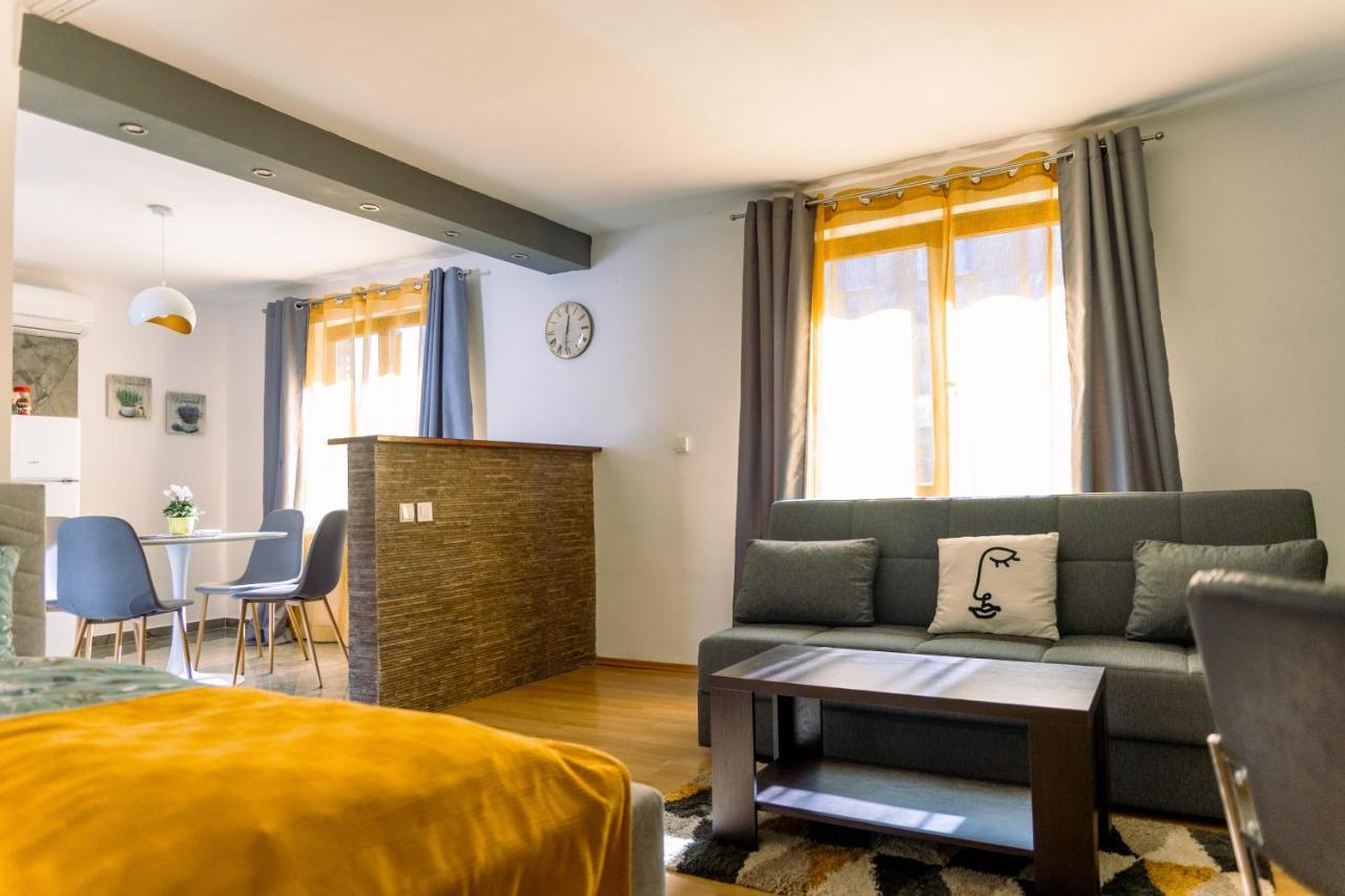 Studio Apartman Planb, Self Check In Osijek Ngoại thất bức ảnh